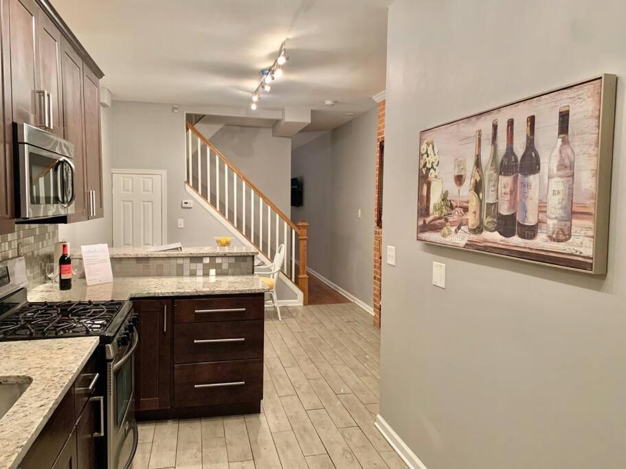 Upscale 2Bd/1.5Ba Townhome Mins To Jhh & Downtown Baltimore Kültér fotó